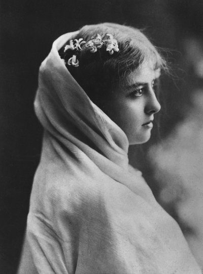 Portret van Marie-Therese Pierat door Reutlinger Studio
